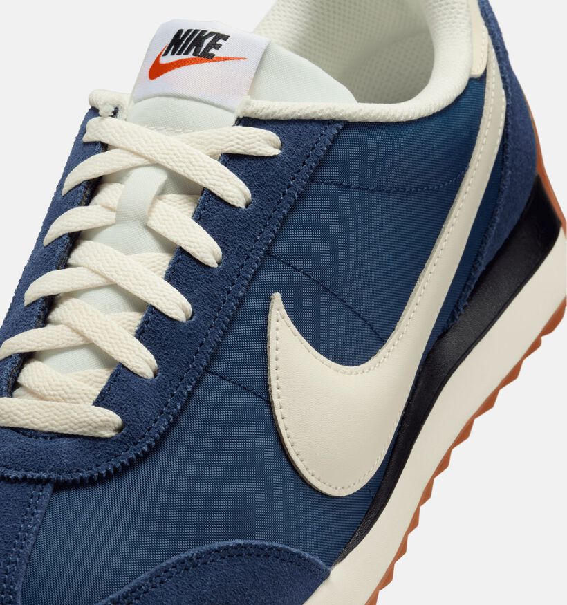 Nike Baskets basses en Bleu pour hommes (364672)