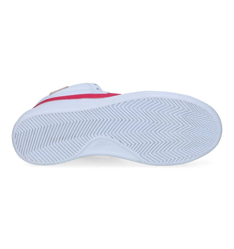 Nike Court Royale 2 Mid Baskets en Blanc pour femmes (324600)