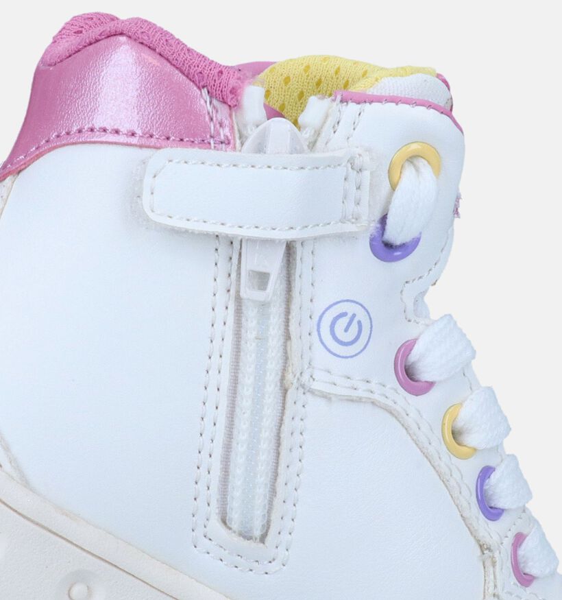 Geox Skylin Baskets avec des lumières en Noir pour filles (329951) - pour semelles orthopédiques