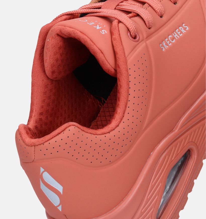 Skechers Uno Stand On Air Baskets en Orange pour femmes (343880)