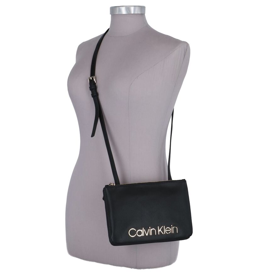 Lichtroze Crossbodytas Calvin Klein Must in kunstleer (257309)