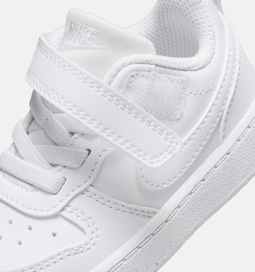Nike Court Borough Low Baskets pour b&eacute;b&eacute; en Blanc pour gar&ccedil;ons, filles (367324) - pour semelles orthop&eacute;diques