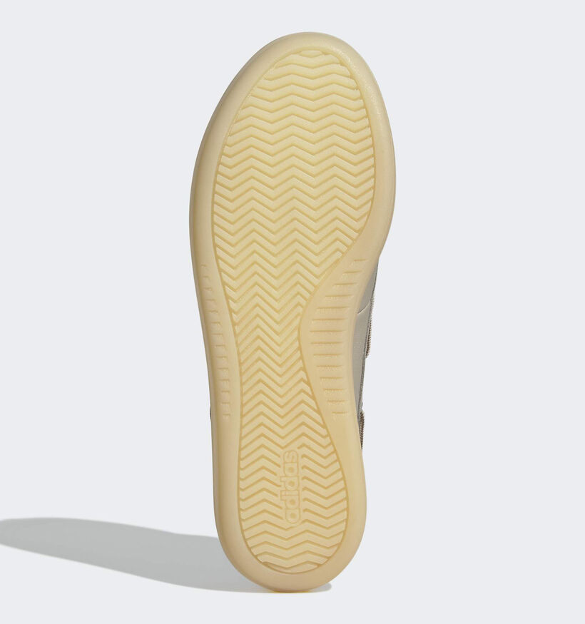 adidas Barreda Decode Baskets basses en Vert kaki pour hommes (375303)