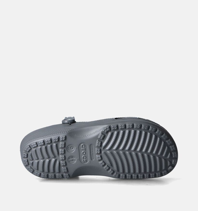 Crocs Classic Nu-pieds en Gris pour hommes (354139)