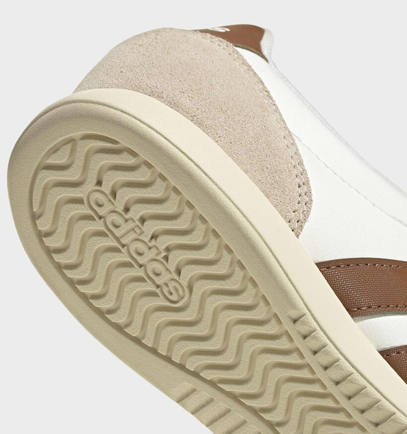 adidas Barreda Lo Witte/Bruine Sneakers voor dames (372574)