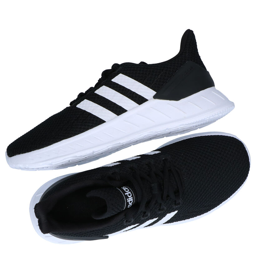 adidas Questar Flow Baskets en Noir en simili cuir (290788)