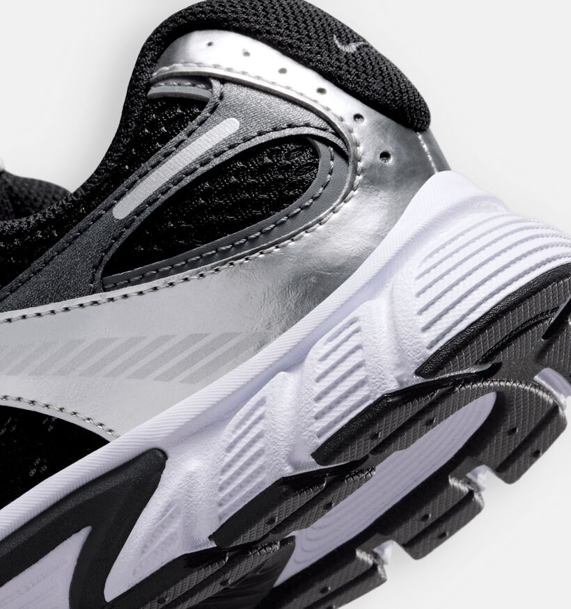 Nike V5 RNR Baskets basses en Noir pour gar&ccedil;ons (377287)