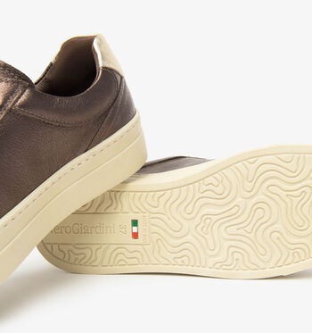 NeroGiardini Chaussures plates Marron