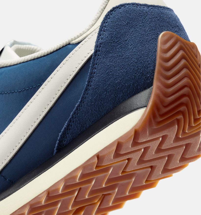 Nike Baskets basses en Bleu pour hommes (364672)