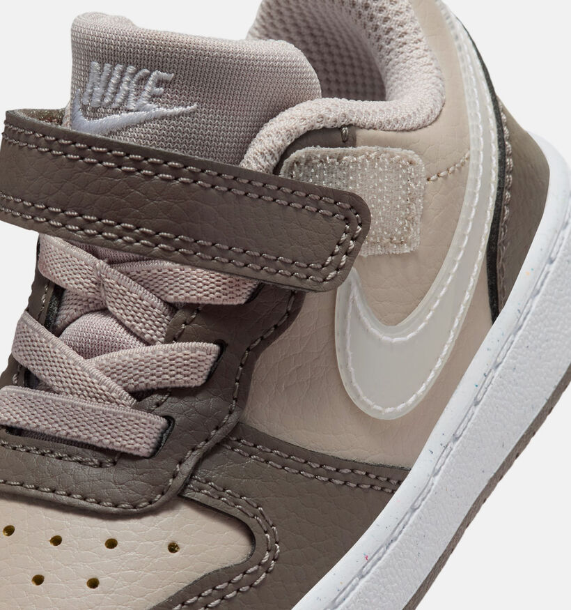 Nike Court Borough Low Baskets basses en Marron pour filles (376159)