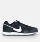 Nike Venture Runner Baskets en Noir pour femmes (332422)