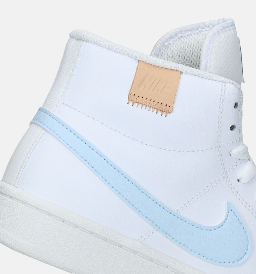 Nike Court Royale 2 Mid Baskets en Blanc pour femmes (332417)