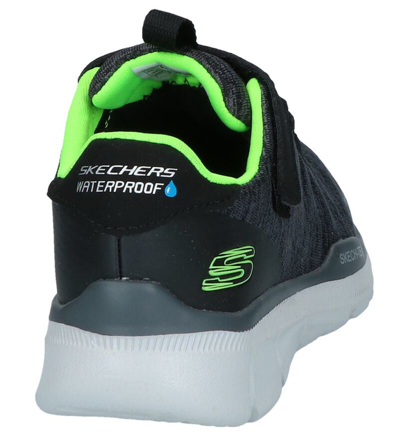 Zwarte Slip-on Sneakers Skechers Waterproof in kunstleer (250719)