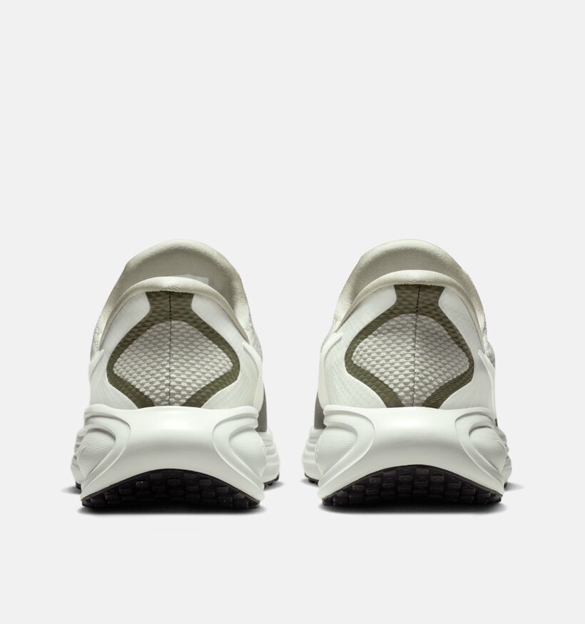 NIke Revolution Baskets basses en Vert kaki pour hommes (369298)