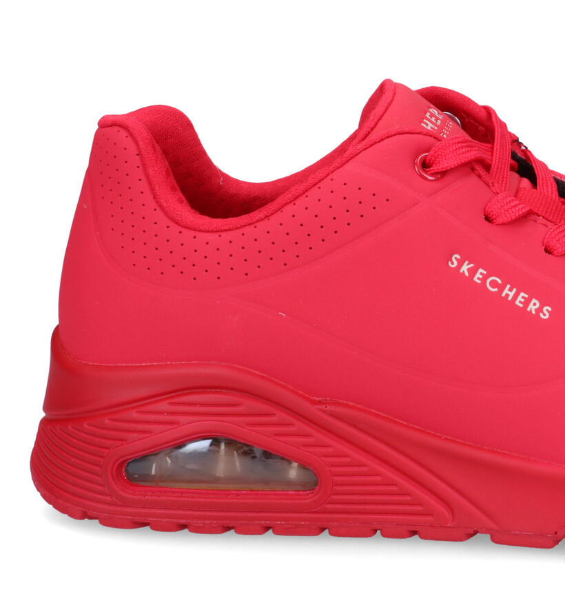 Skechers Uno Stand On Air Baskets en Noir pour femmes (350488)