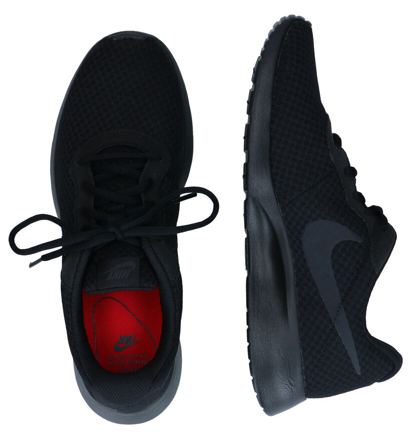 Nike Tanjun Baskets en Noir pour hommes (309098)