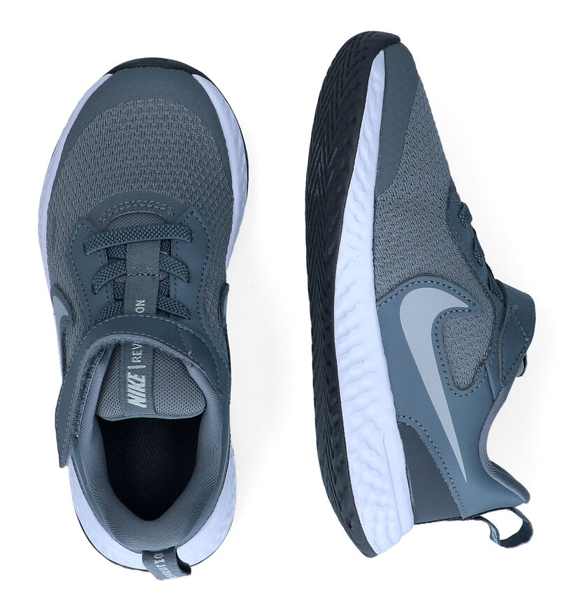 Nike Revolution Baskets en Gris en cuir (309124)