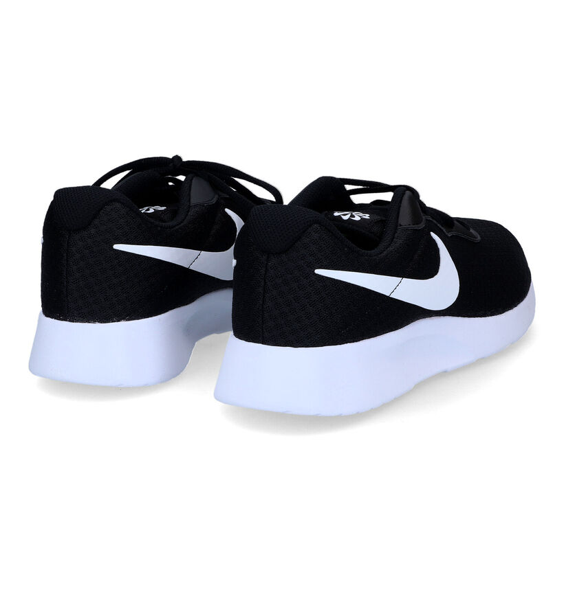 Nike Tanjun Baskets en Noir pour hommes (309098)