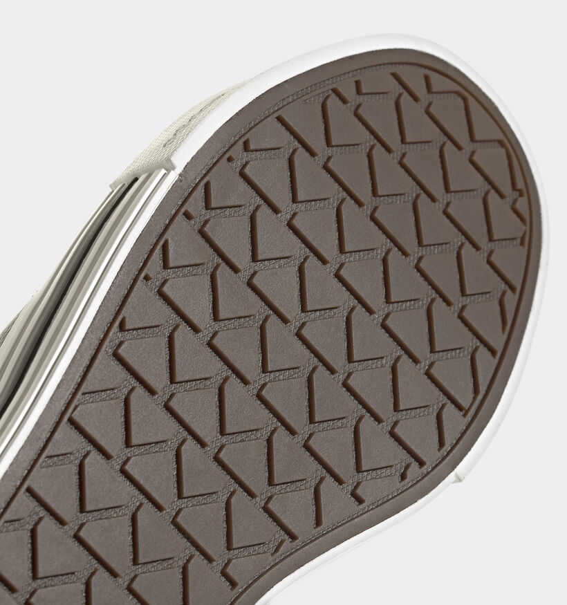 adidas Daily 4.0 Baskets basses en Vert Kaki pour hommes (372597)