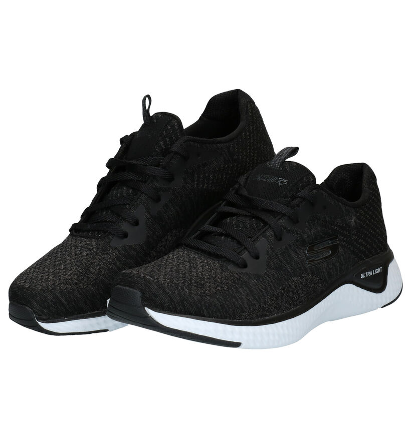 Skechers Solar Fuse Baskets en Noir en textile (277902)