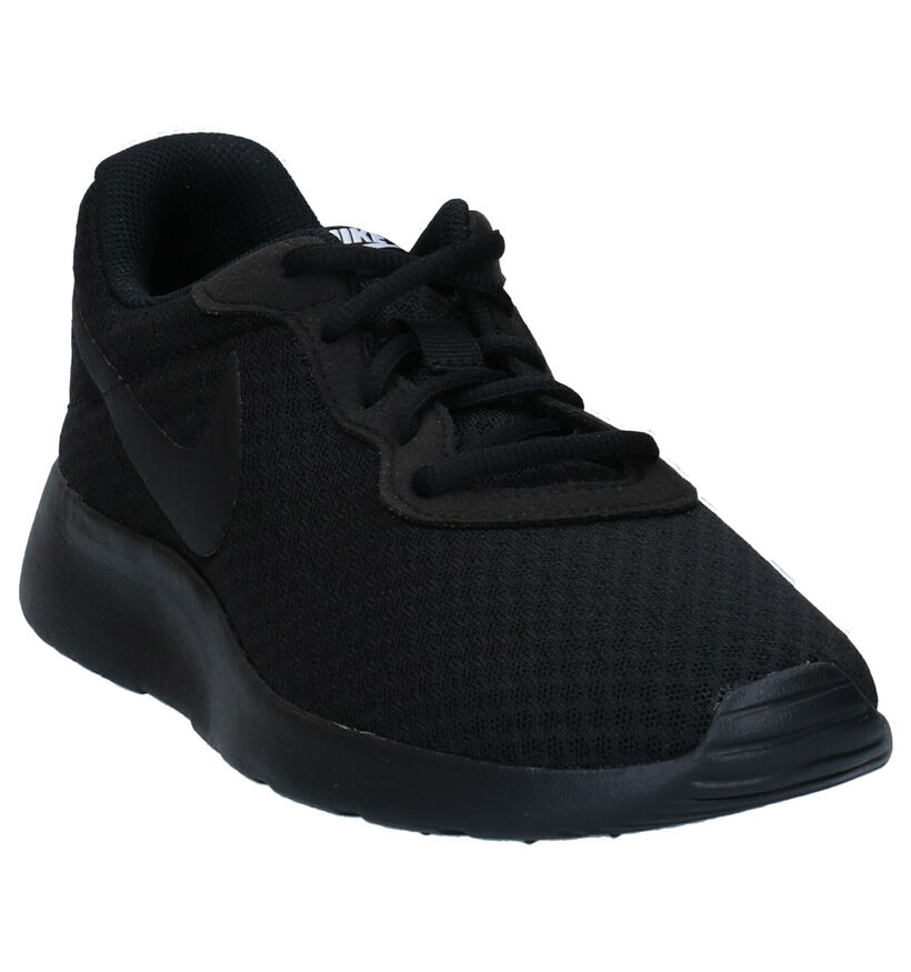 Nike Tanjun Baskets en Noir pour femmes (324623)