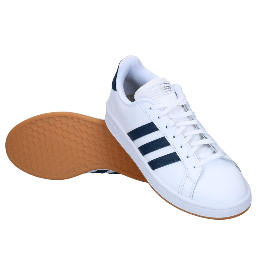 adidas Grand Court Baskets en Blanc pour hommes (308445)