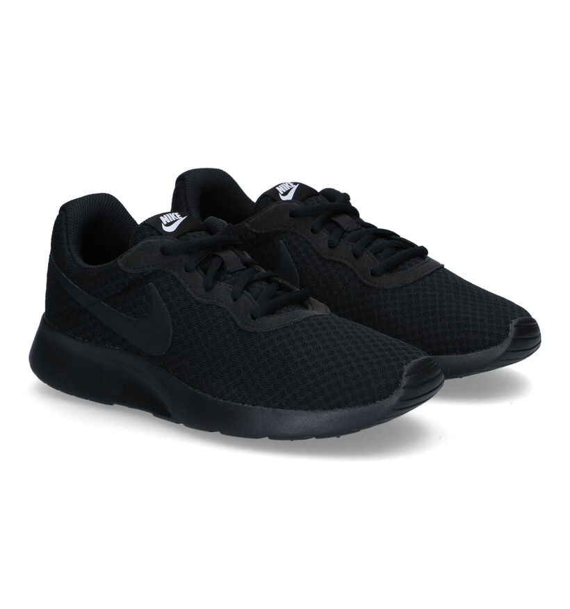 Nike Tanjun Zwarte Sneakers voor dames (324623)