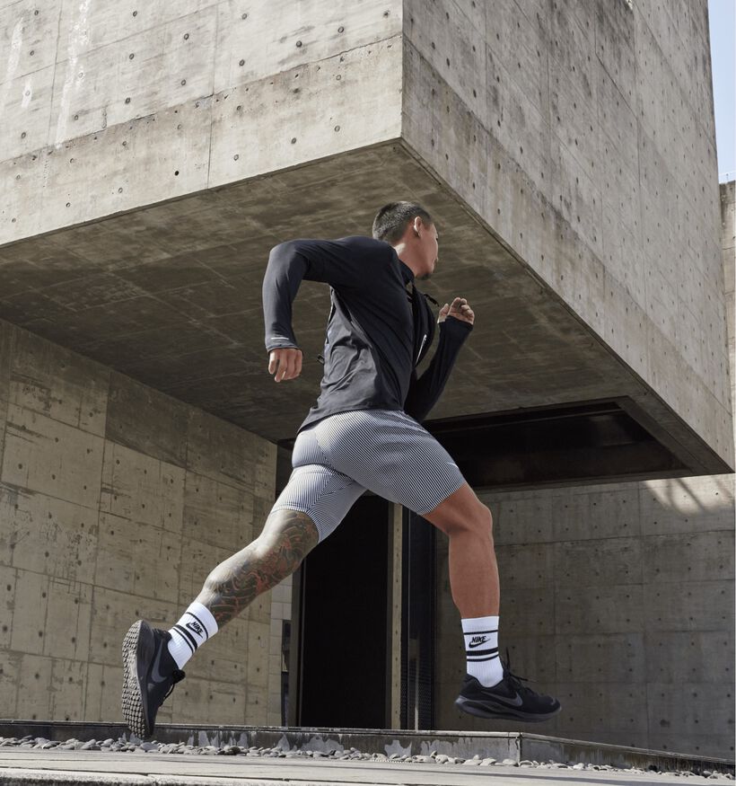 Nike Revolution 7 Baskets en Noir pour garçons, hommes (350468)