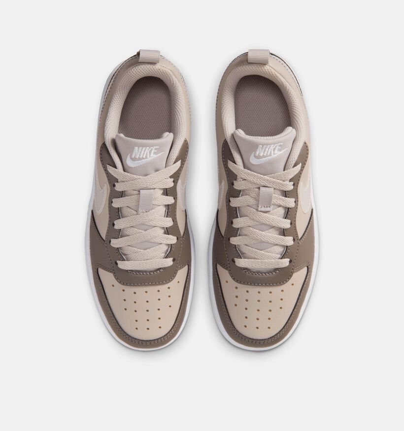 Nike Court Borough Low Baskets en Marron/Blanc pour gar&ccedil;ons, filles (376157) - pour semelles orthop&eacute;diques