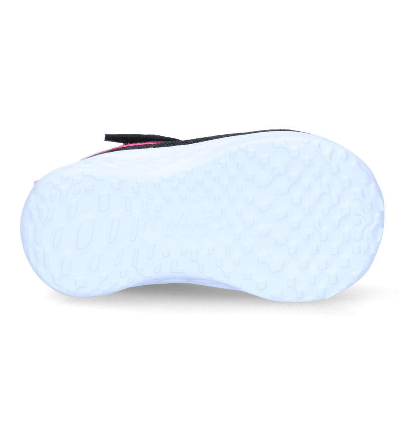 Nike Revolution Zwarte Sneakers voor meisjes (325354)