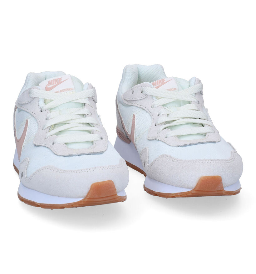 Nike Venture Runner Baskets en Beige pour femmes (316794)