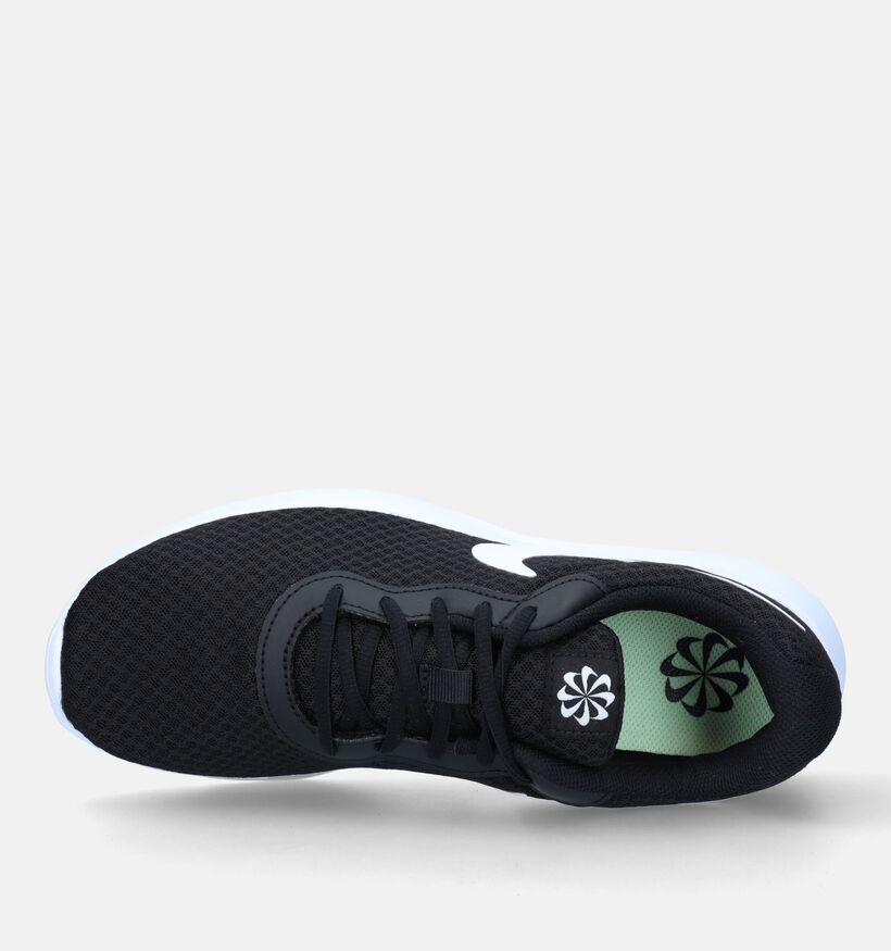 Nike Tanjun Baskets en Noir pour hommes (332341)