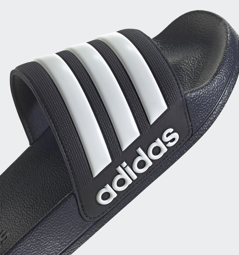 adidas Adilette Claquettes en Bleu fonc&eacute; pour hommes (367003)
