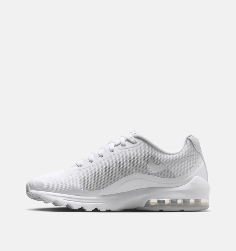 Nike Air Max Invigor Baskets en Blanc pour femmes (371969) - pour semelles orthop&eacute;diques