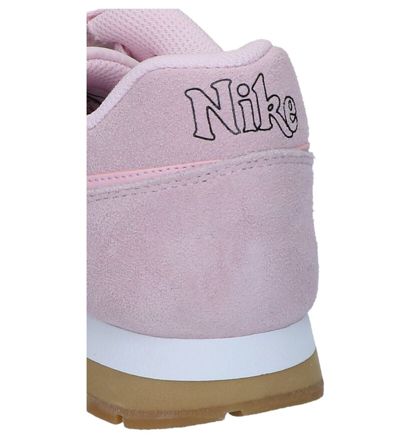 Roze Sneakers Nike MD Runner 2 in daim (237841)
