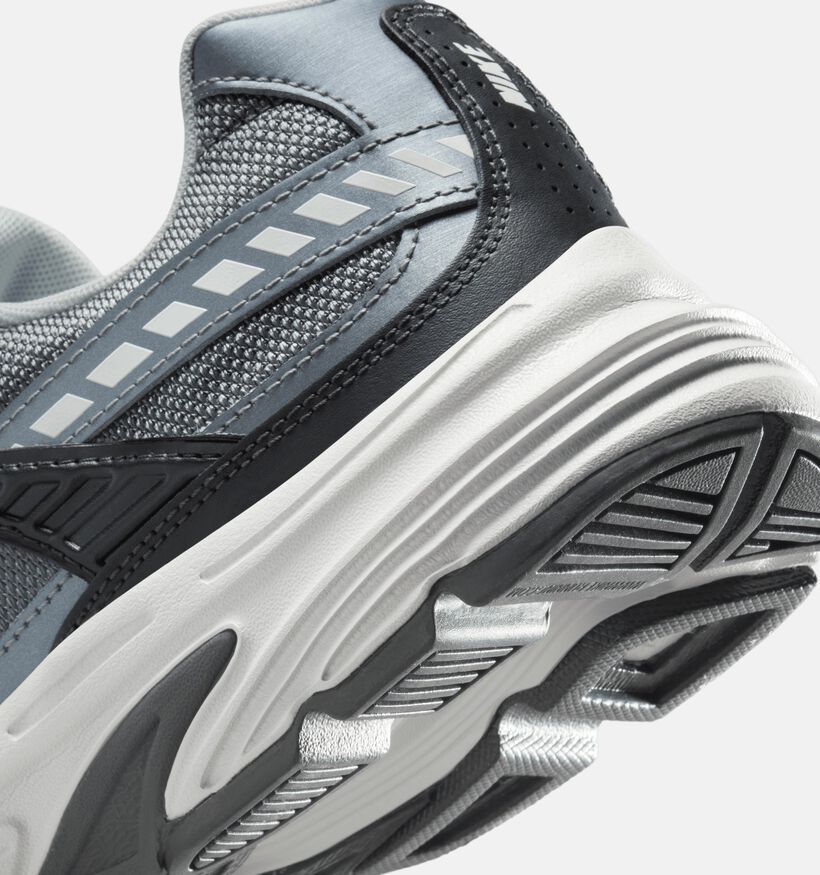 Nike Initiator Chaussures de course en Gris pour hommes, garçons (350483)
