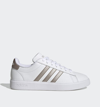 Baskets blanc