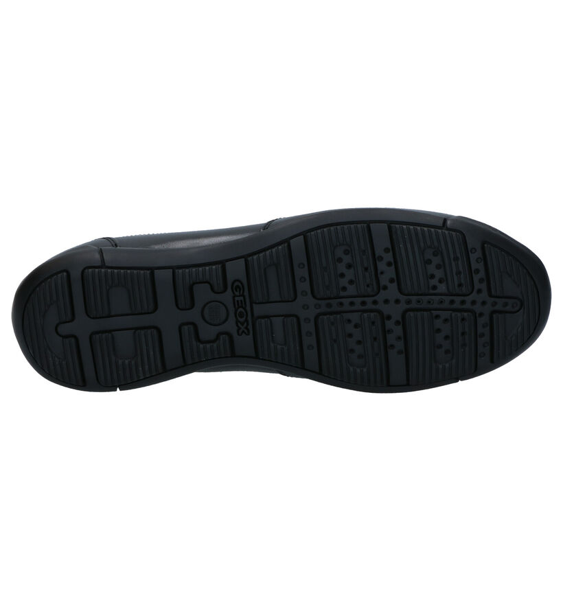 Geox Chaussures basses en Noir en cuir (266685)