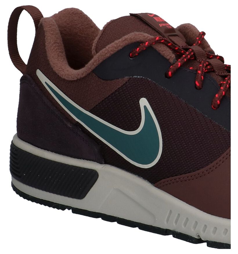 Paarse Nike Nightgazer Trail Lage Sneakers in daim (233342)