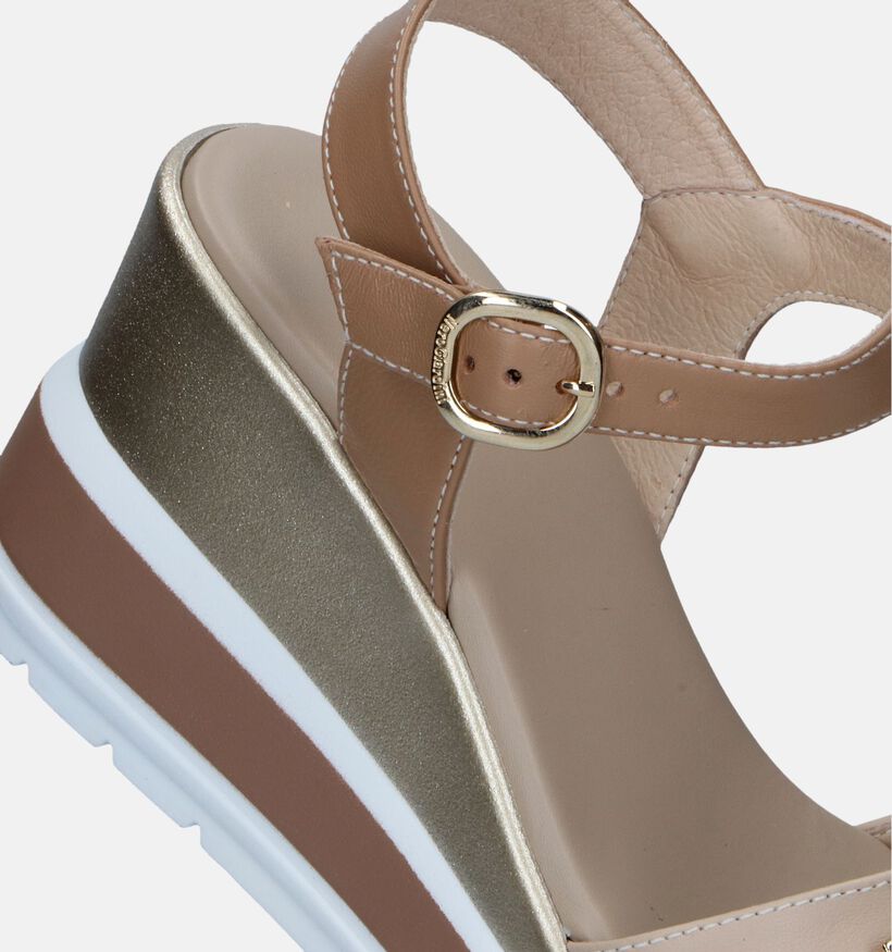 NeroGiardini Sandales talon compensé en Beige pour femmes (339458)