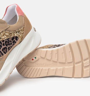 NeroGiardini Sneakers Bruin