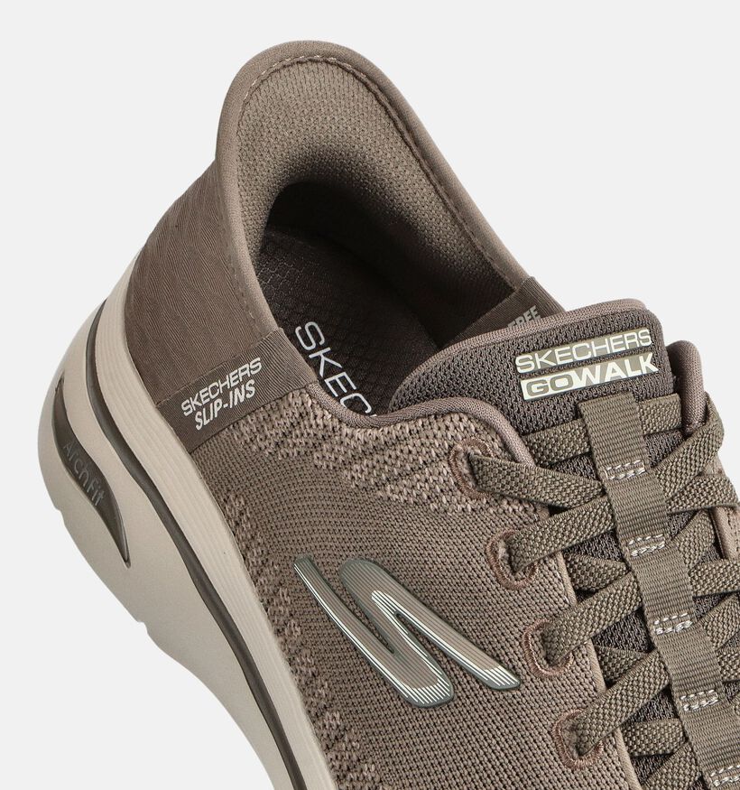 Skechers Go Walk Arch Fit Baskets en Taupe pour hommes (366487) - pour semelles orthopédiques