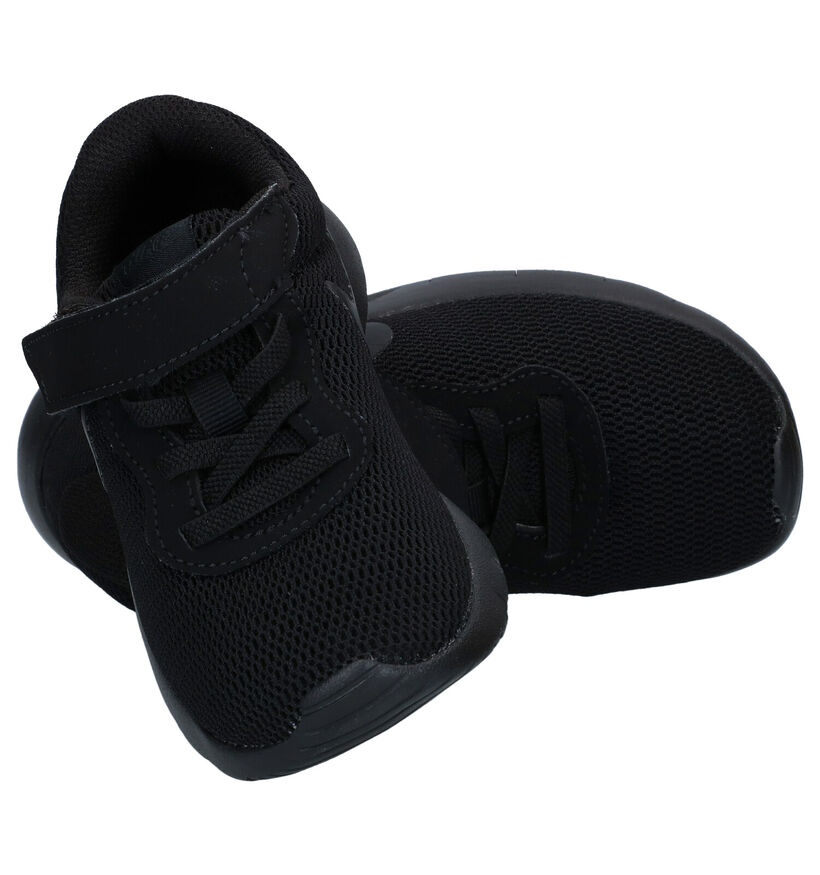 Nike Tanjun Baskets en Noir en textile (283702)