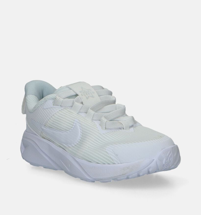 Nike Star Runner 4 Baskets en Blanc pour filles, garçons (340368)