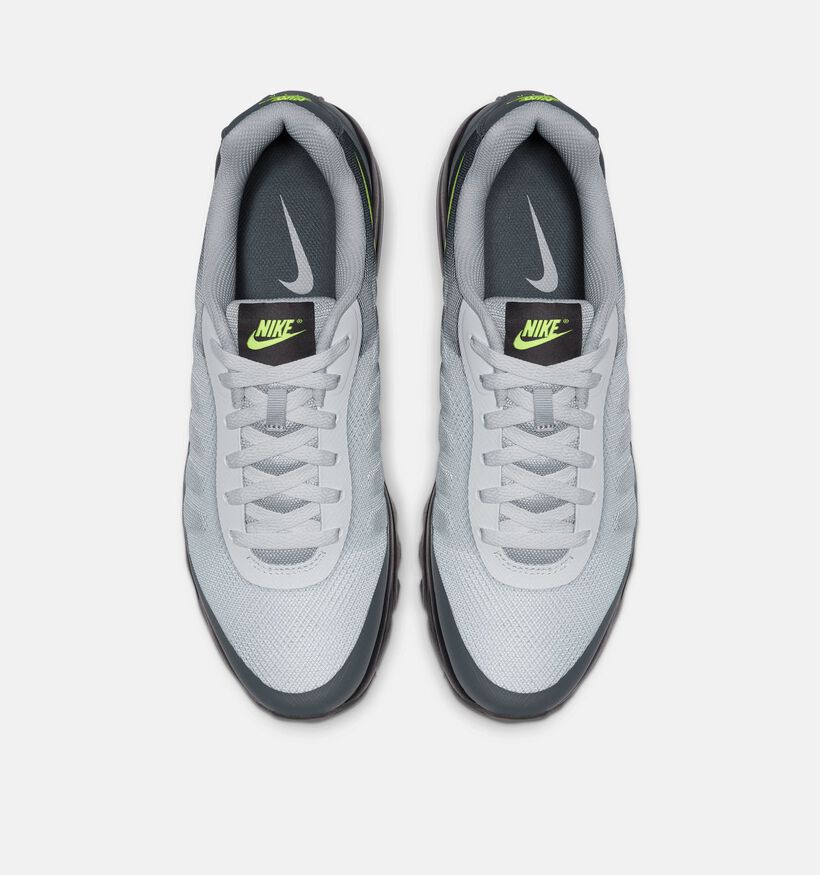 Nike Air Max Invigor Baskets en Gris/Noir pour hommes (367307)