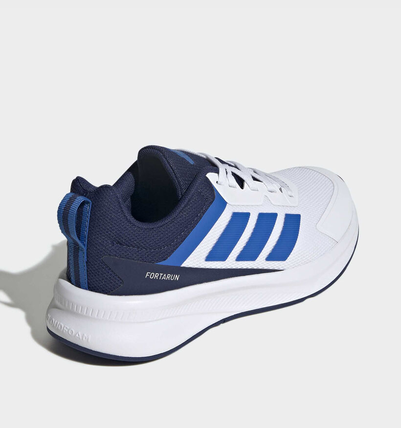 adidas Fortarun 4.0 Baskets en Blanc/Bleu pour gar&ccedil;ons (372683) - pour semelles orthop&eacute;diques
