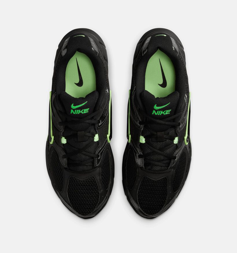 Nike Baskets basses en Noir pour hommes (359845)
