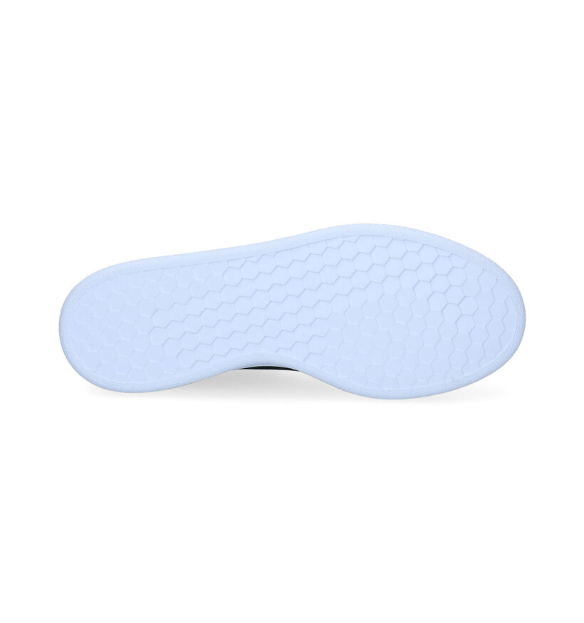adidas Advantage Base baskets en Noir pour femmes (316905)