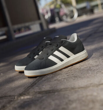 adidas Grand Court Baskets core black/ off white/ GUM10/wonder white/ core black/ ftwr white/Semi Lucid Blue / Off White / Gum/semi lucid blue/ off white/ GUM10/collegiate green/off white/GUM10