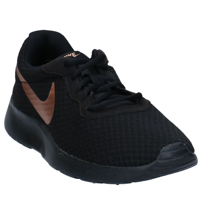 Nike Tanjun Zwarte Sportschoenen voor dames (299457)